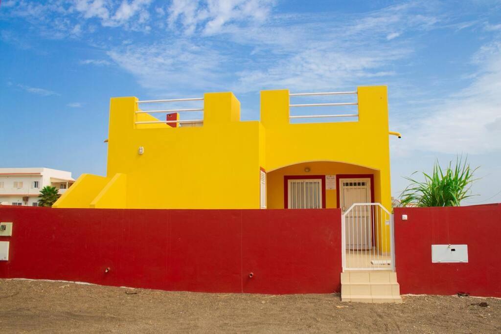 Cosy & Relax Yellow House 5Mn Walk From The Beach! Calheta Exteriér fotografie